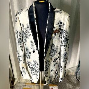 Biarelli Men's Silver Paisley Embroidered Slim Blazer size 2XL this is used